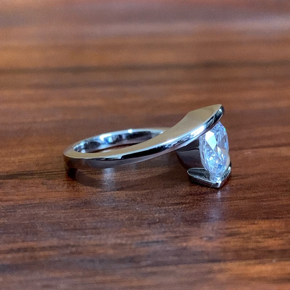 New Sterling Silver Round Bezel CZ Ring - Picture 4 of 6